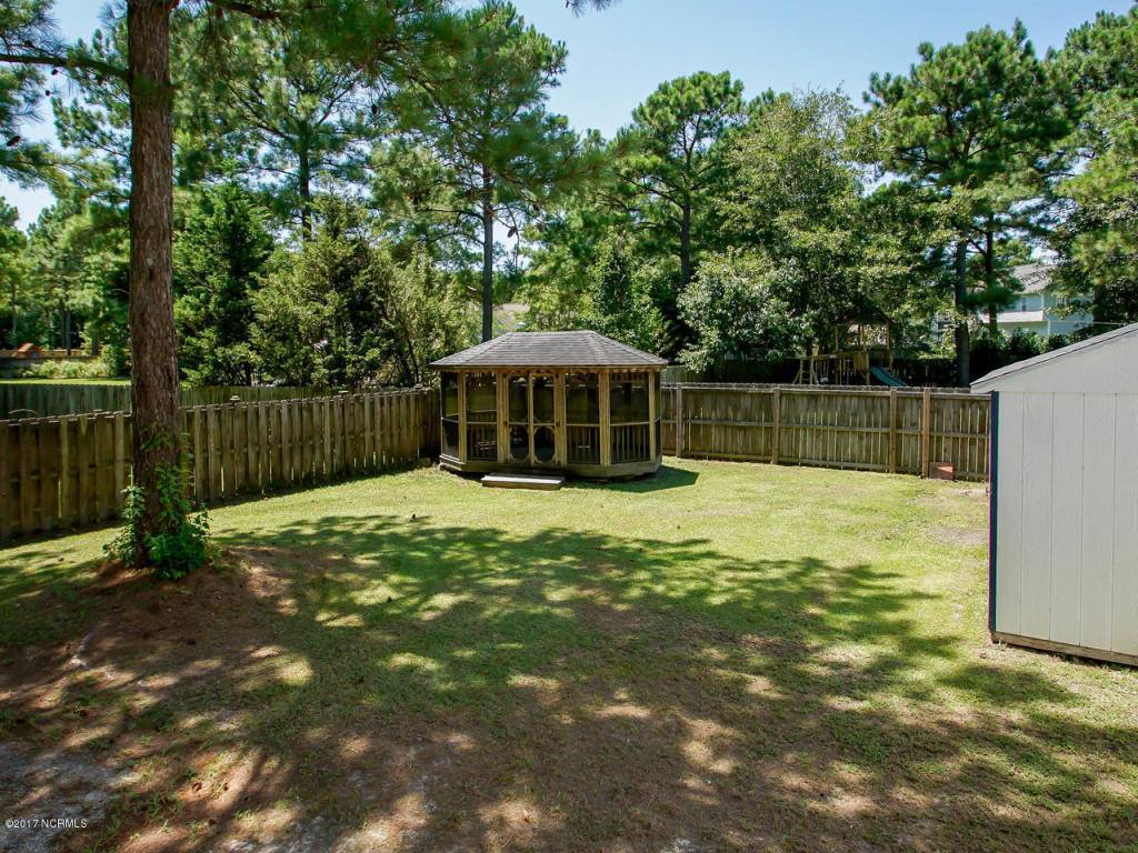 111 Creeks Edge Drive, Sneads Ferry, NC 28460