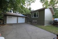 1816 SW 12th St, Minot, ND 58701