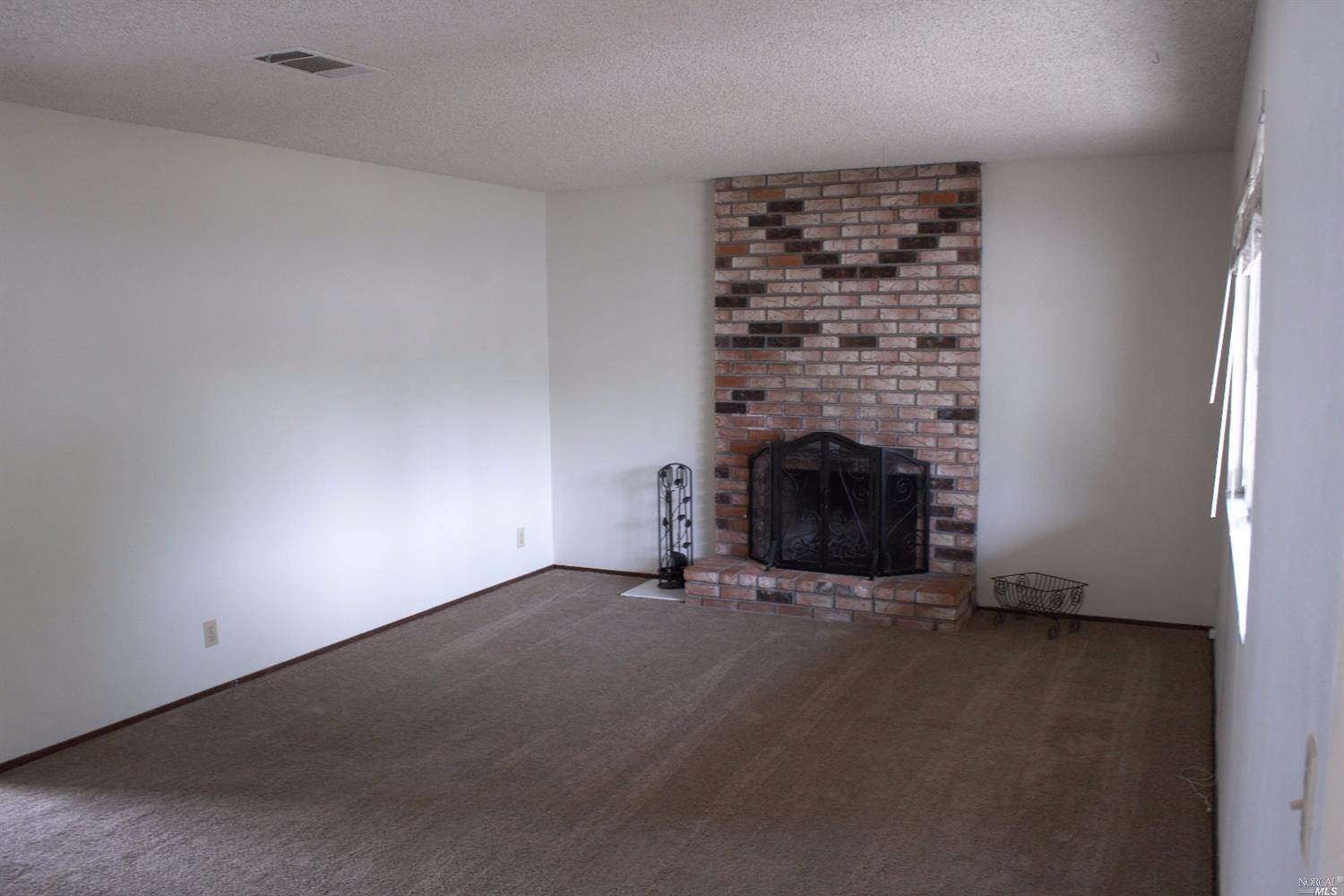 177 Clark Way, Vacaville, CA 95687