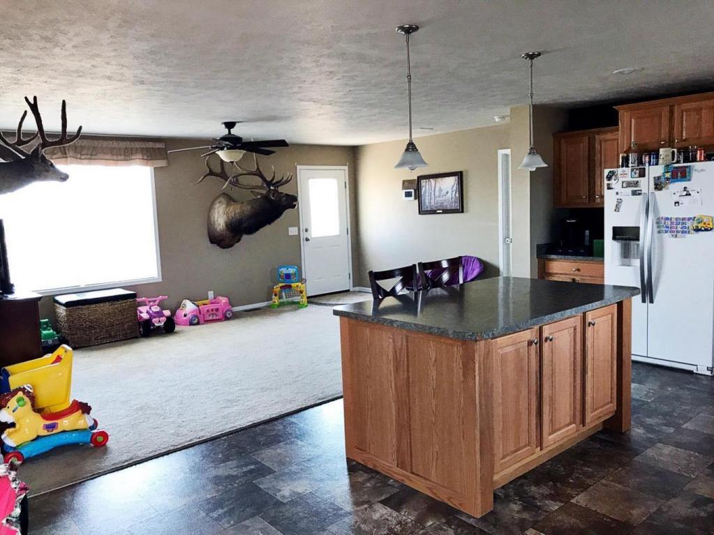 13351 Prairie Meadows St NW, Williston, ND 58801