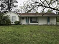 409 Houston St, Maud, TX 75567