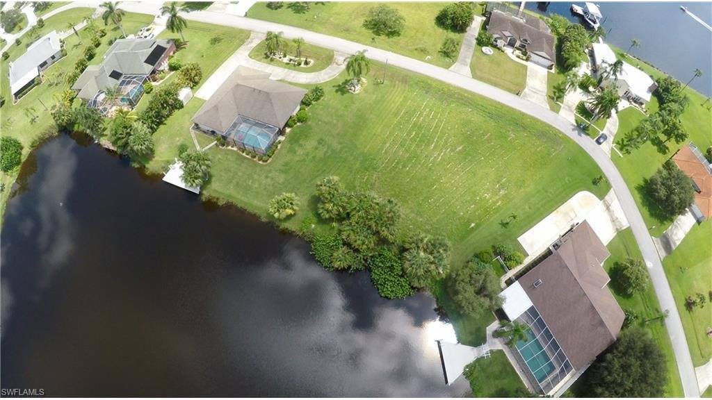 17155 Waters Edge Cir, North Fort Myers, FL 33917