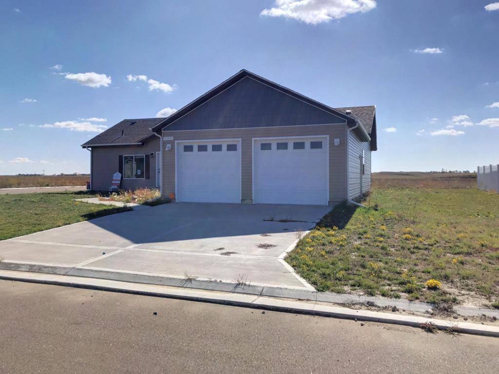 12374 East Fork St, Epping, ND 58843