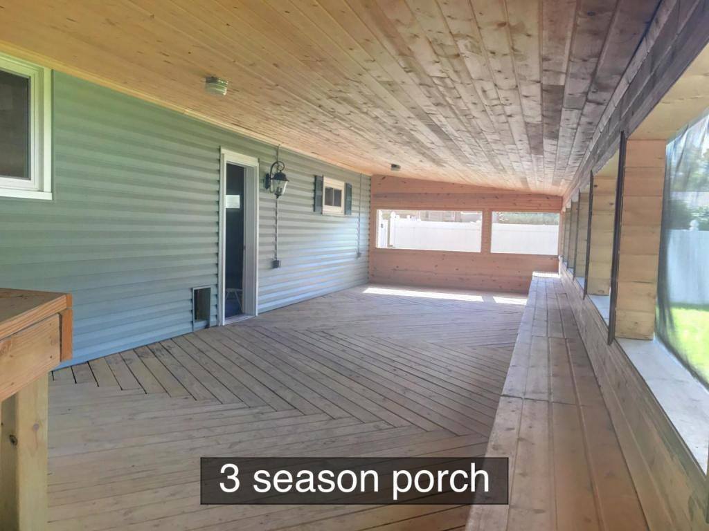 1615 Rose Lane, Williston, ND 58801