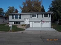 2604 10th Ave NW, Minot, ND 58703