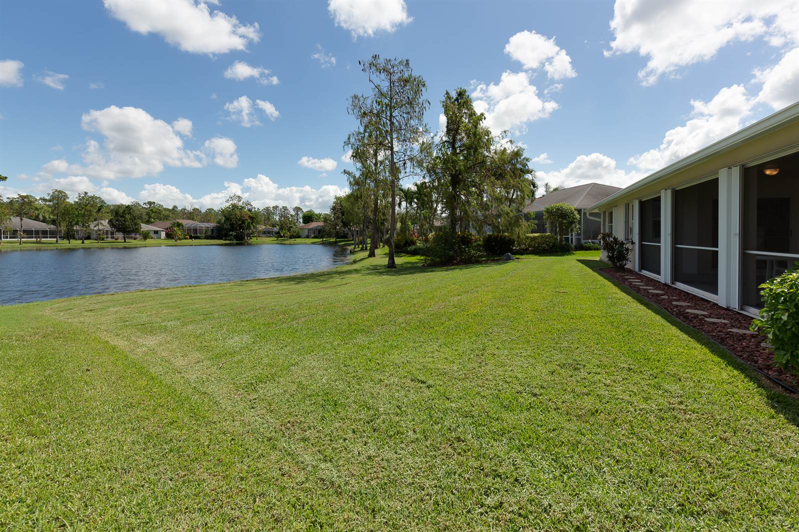 7575 Woodland Bend Cir, Fort Myers, FL 33912