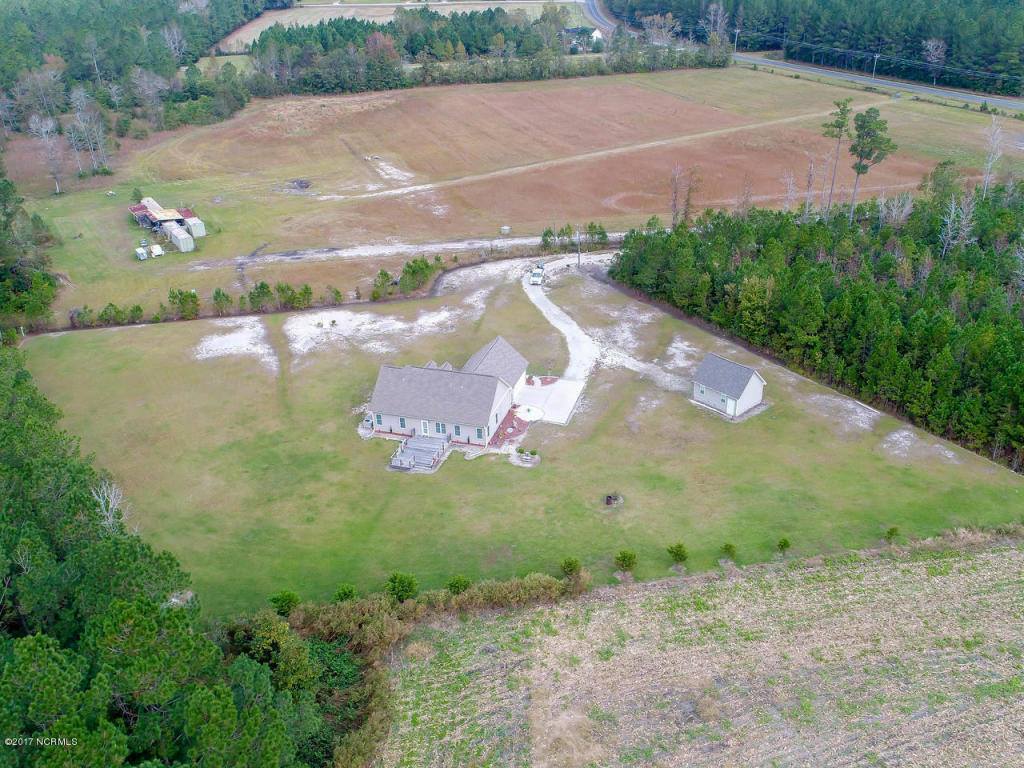 823 Murray Town Road, Burgaw, NC 28425