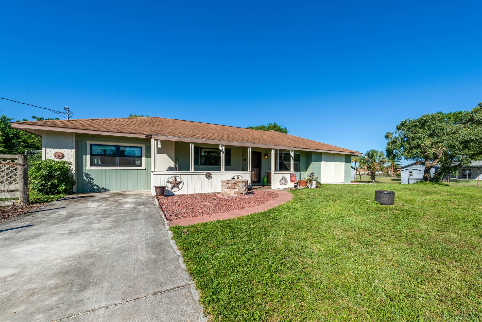 5050 Jackson Rd, Fort Myers, FL 33905