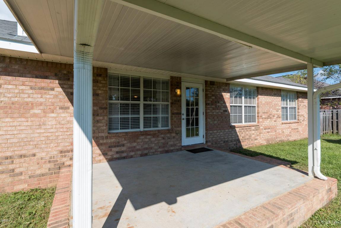 11944 Stage Dr, Gulfport, MS 39503