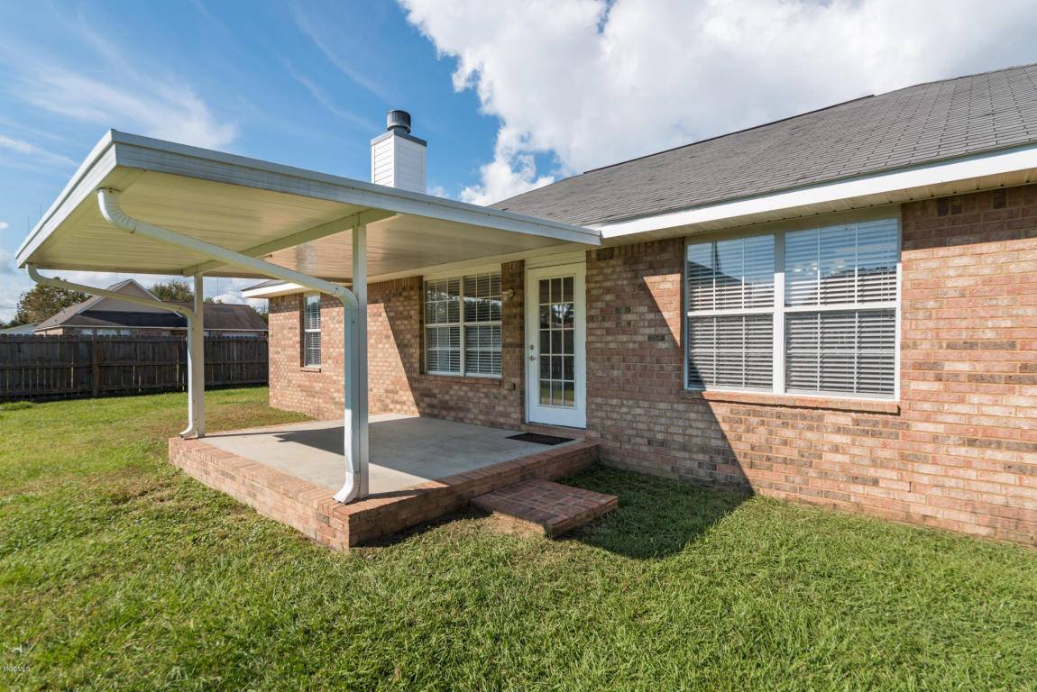 11944 Stage Dr, Gulfport, MS 39503