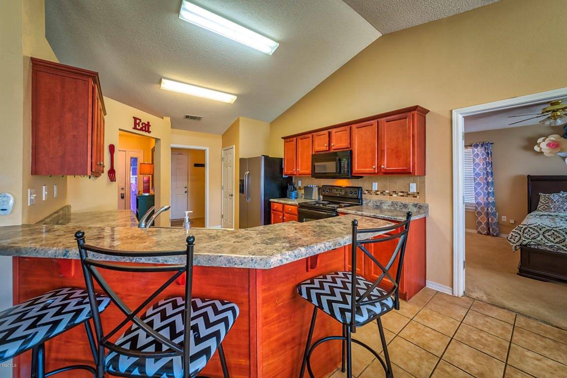 11944 Stage Dr, Gulfport, MS 39503