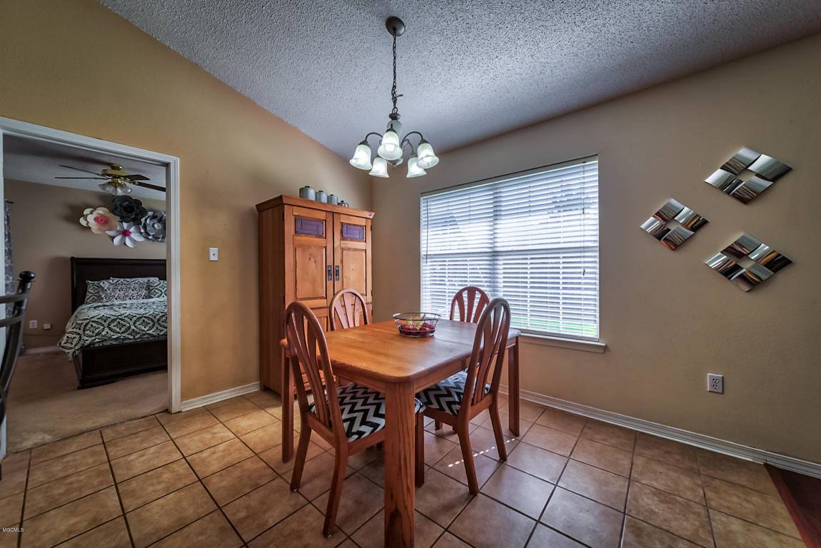 11944 Stage Dr, Gulfport, MS 39503