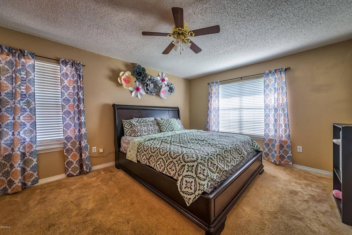 11944 Stage Dr, Gulfport, MS 39503