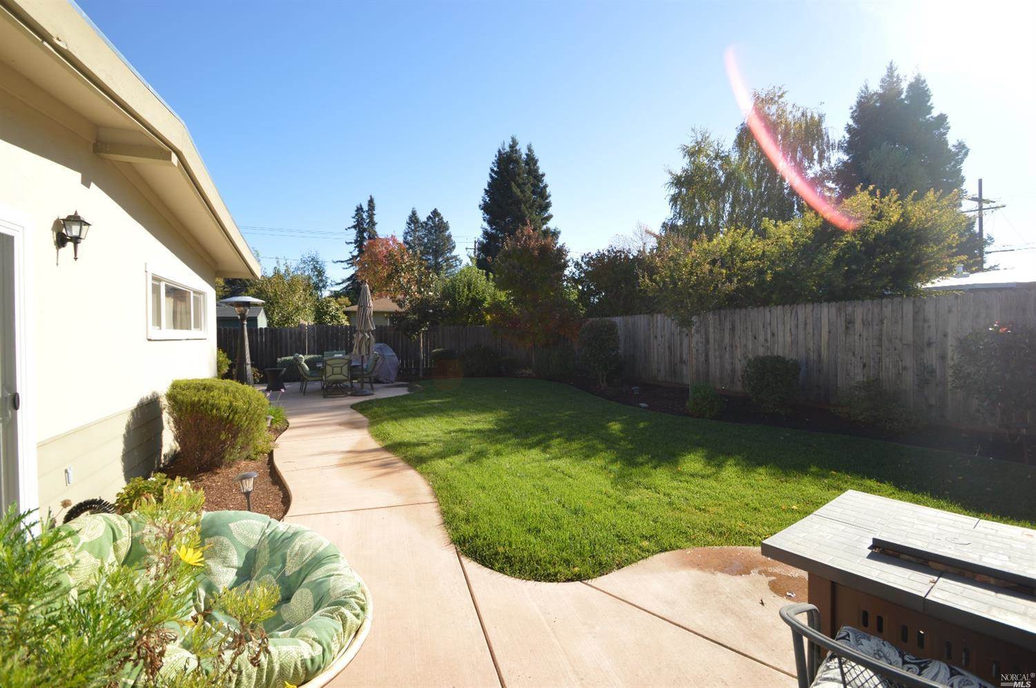 1926 Little John Lane, Santa Rosa, CA 95405