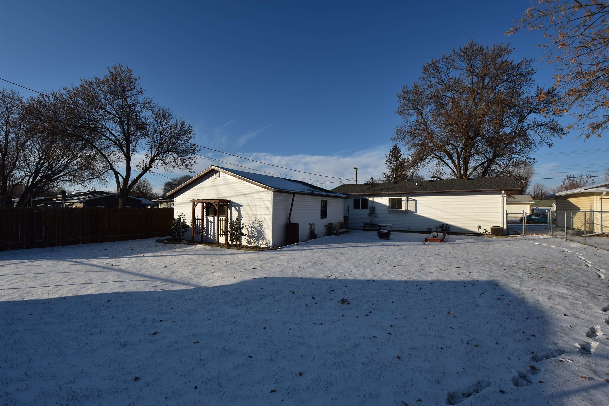 1929 W Central Ave, Minot, ND 58701