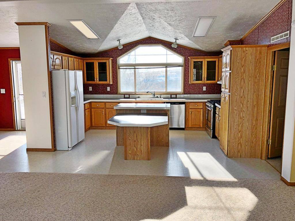 13765 55th St NW, Williston, ND 58801