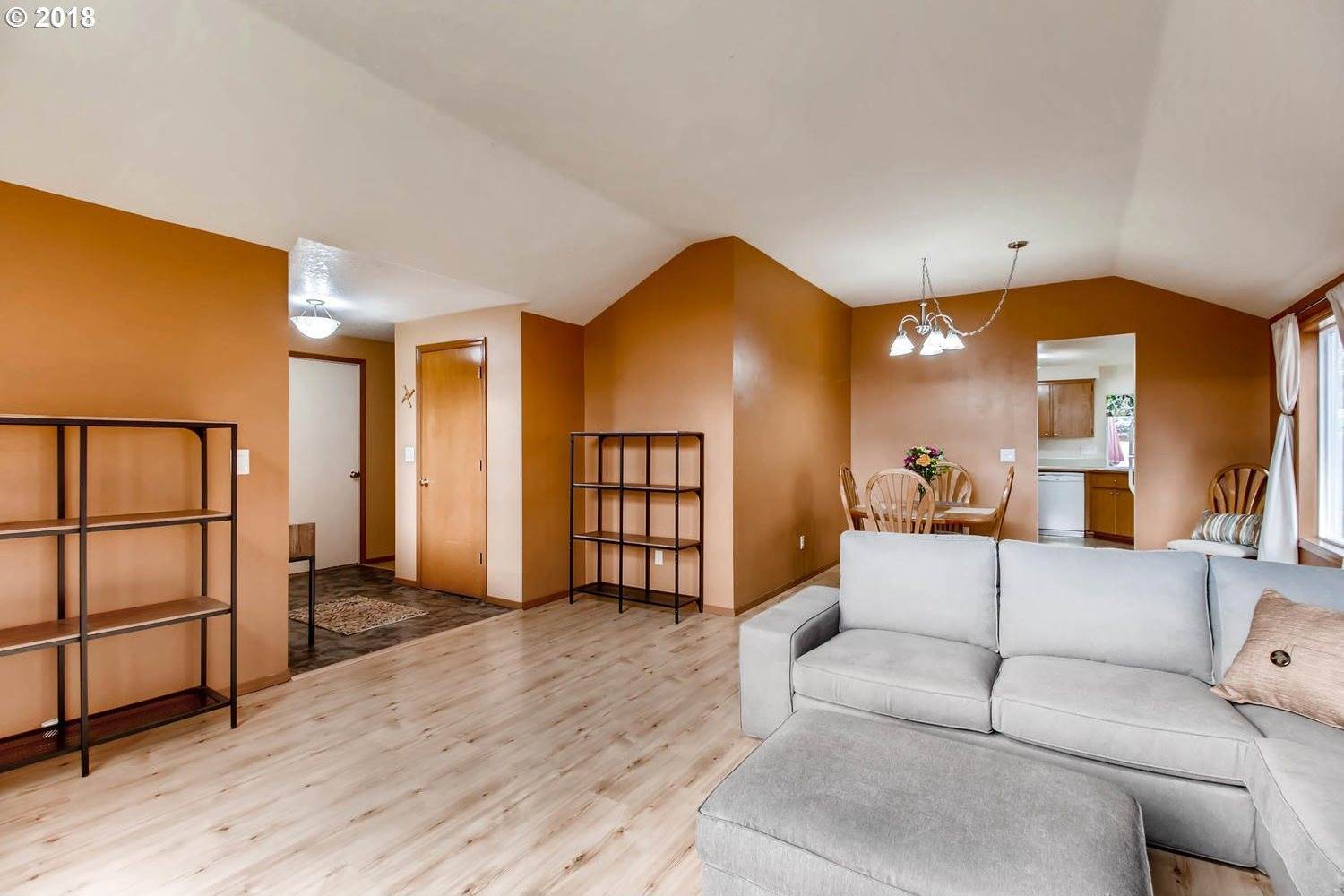 4055 SE Russell St, Hillsboro, OR 97123