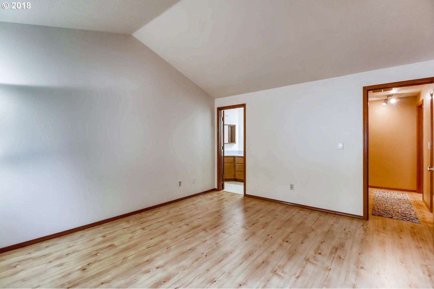 4055 SE Russell St, Hillsboro, OR 97123