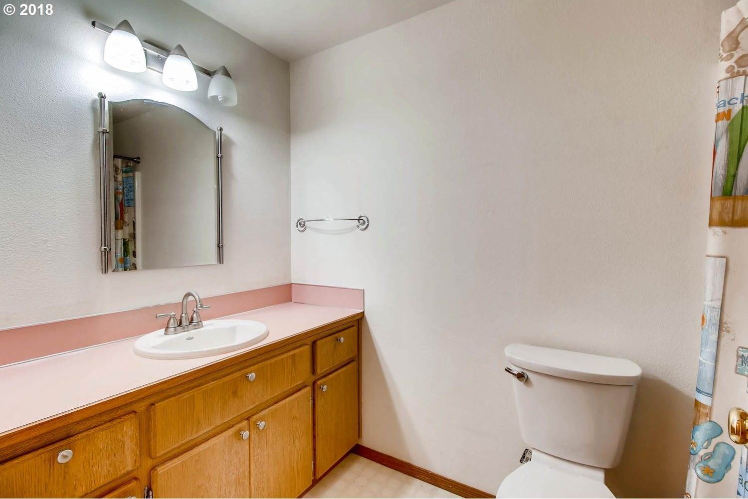 4055 SE Russell St, Hillsboro, OR 97123