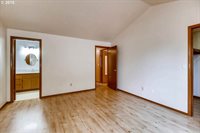 4055 SE Russell St, Hillsboro, OR 97123