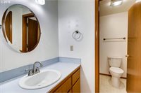 4055 SE Russell St, Hillsboro, OR 97123