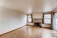 4055 SE Russell St, Hillsboro, OR 97123