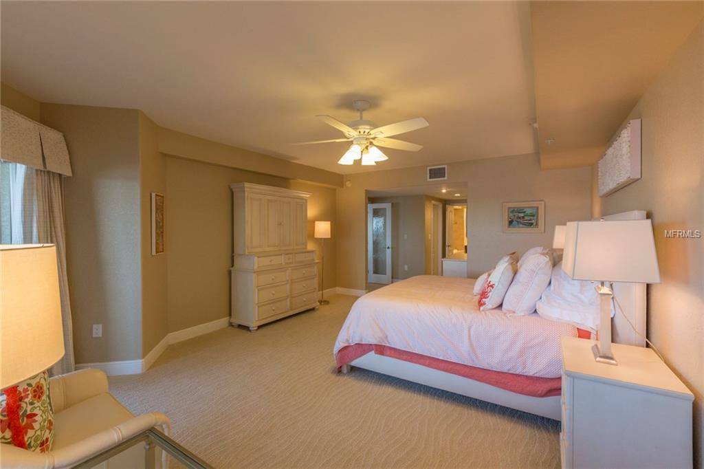 200 121ST Avenue, Treasure Island, FL 33706