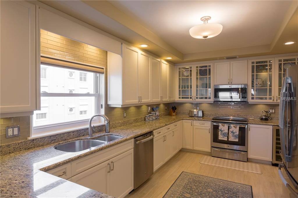 200 121ST Avenue, Treasure Island, FL 33706