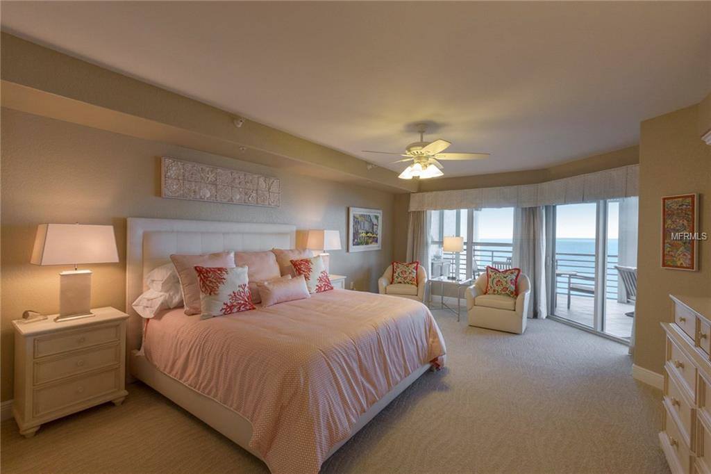 200 121ST Avenue, Treasure Island, FL 33706