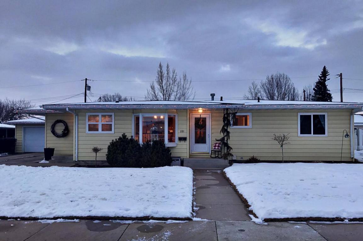 221 14th St East, Williston, ND 58801