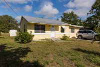 124 Holland St., North Fort Myers, FL 33917