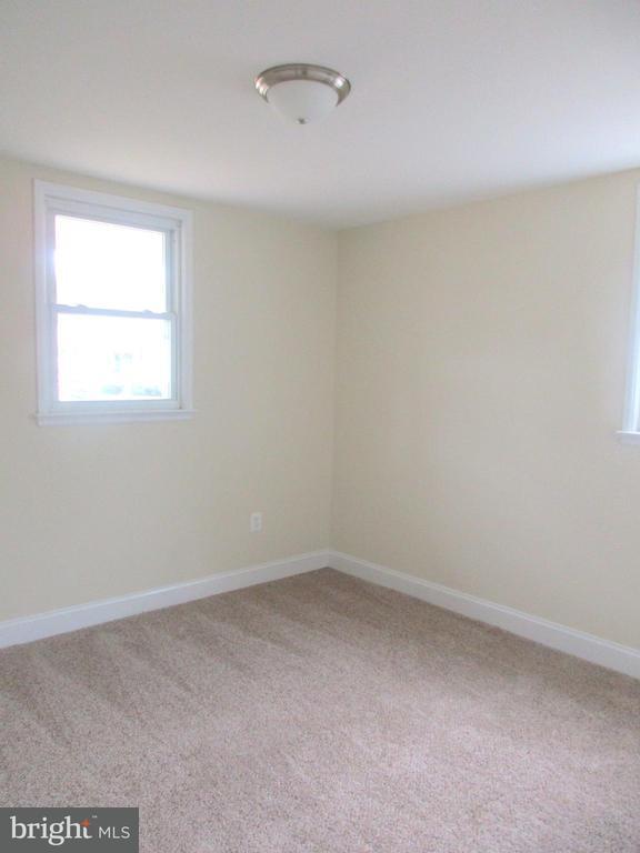 5205 Kenesaw Street, College Park, MD 20740