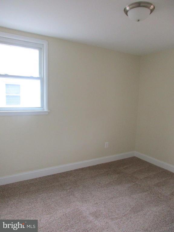 5205 Kenesaw Street, College Park, MD 20740