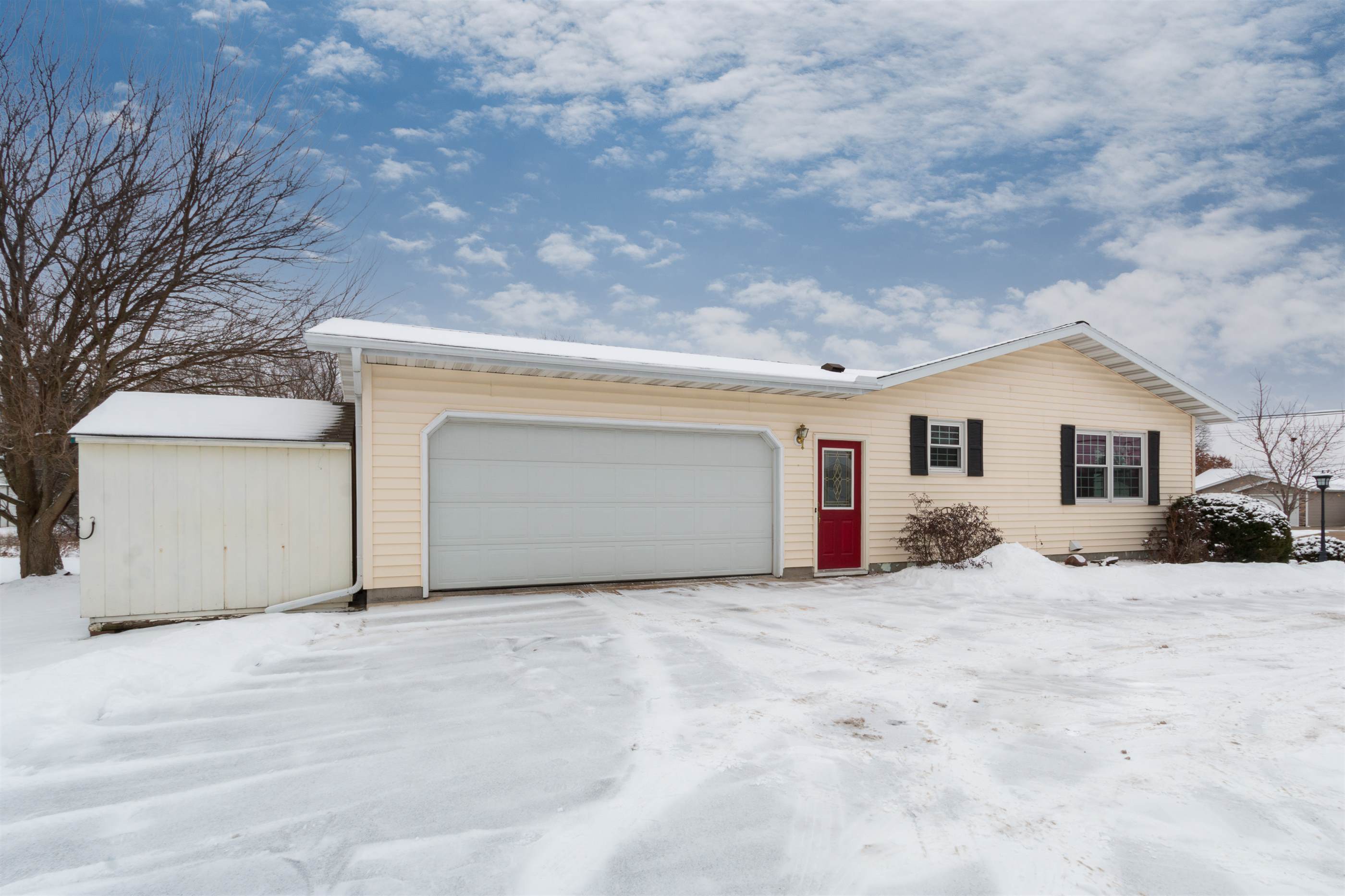 316 Crestview Lane, Nekoosa, WI 54457