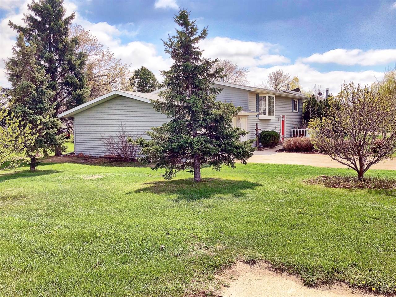 416 Church St, Ray, ND 58849