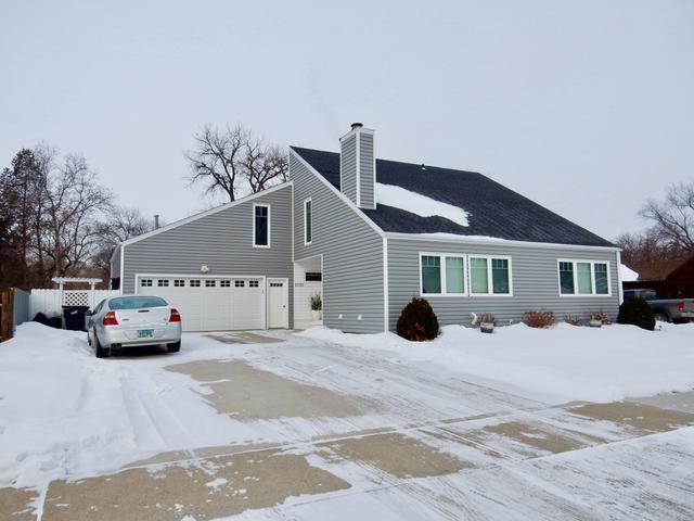 1530 Reno Dr S, Bismarck, ND 58504