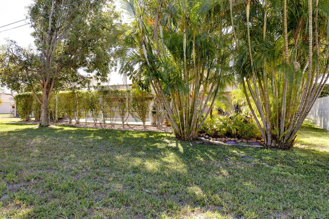 313 SE 24th St, Cape Coral, FL 33990