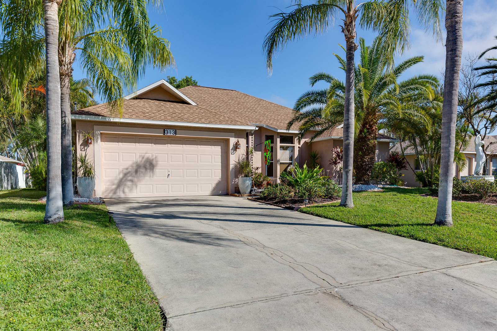 313 SE 24th St, Cape Coral, FL 33990