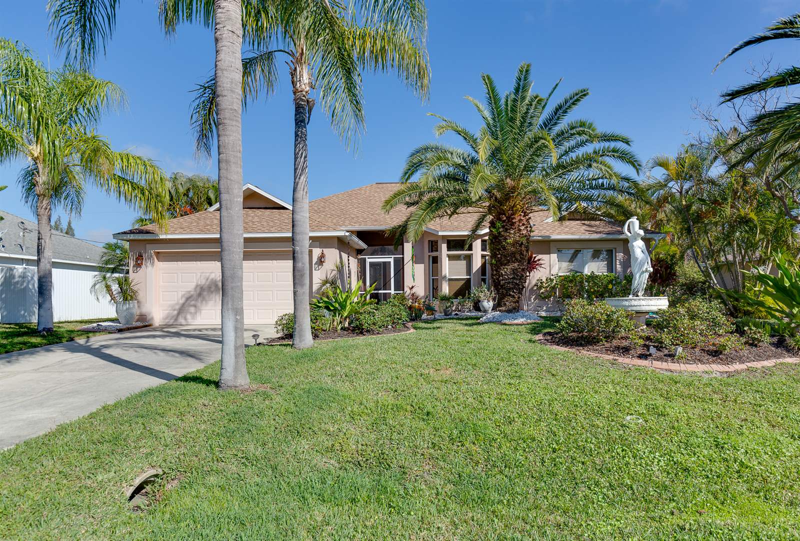 313 SE 24th St, Cape Coral, FL 33990