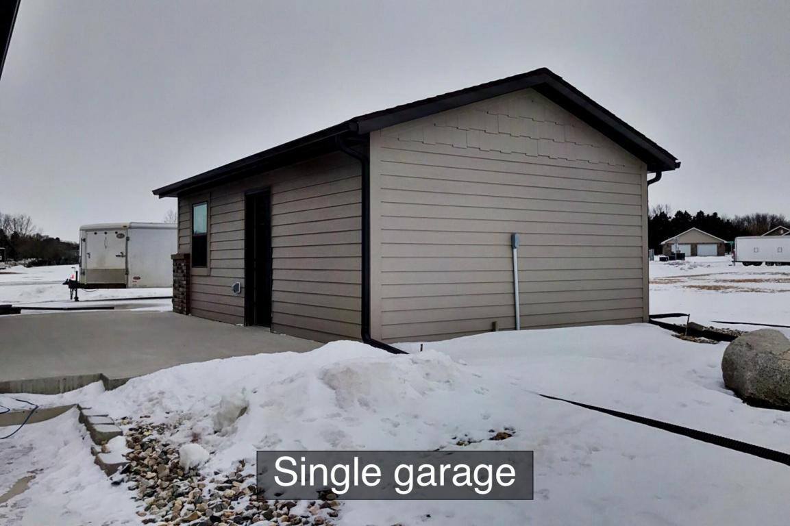 13948 Antelope Dr, Williston, ND 58801