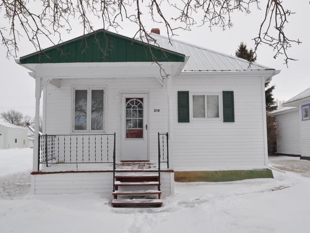 210 4TH ST, Glen Ullin, ND 58631