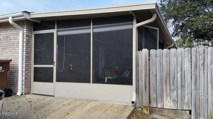 91 Fairway Dr, Pass Christian, MS 39571