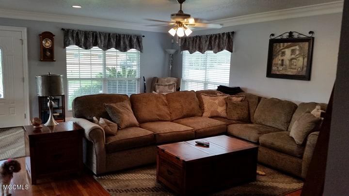 91 Fairway Dr, Pass Christian, MS 39571