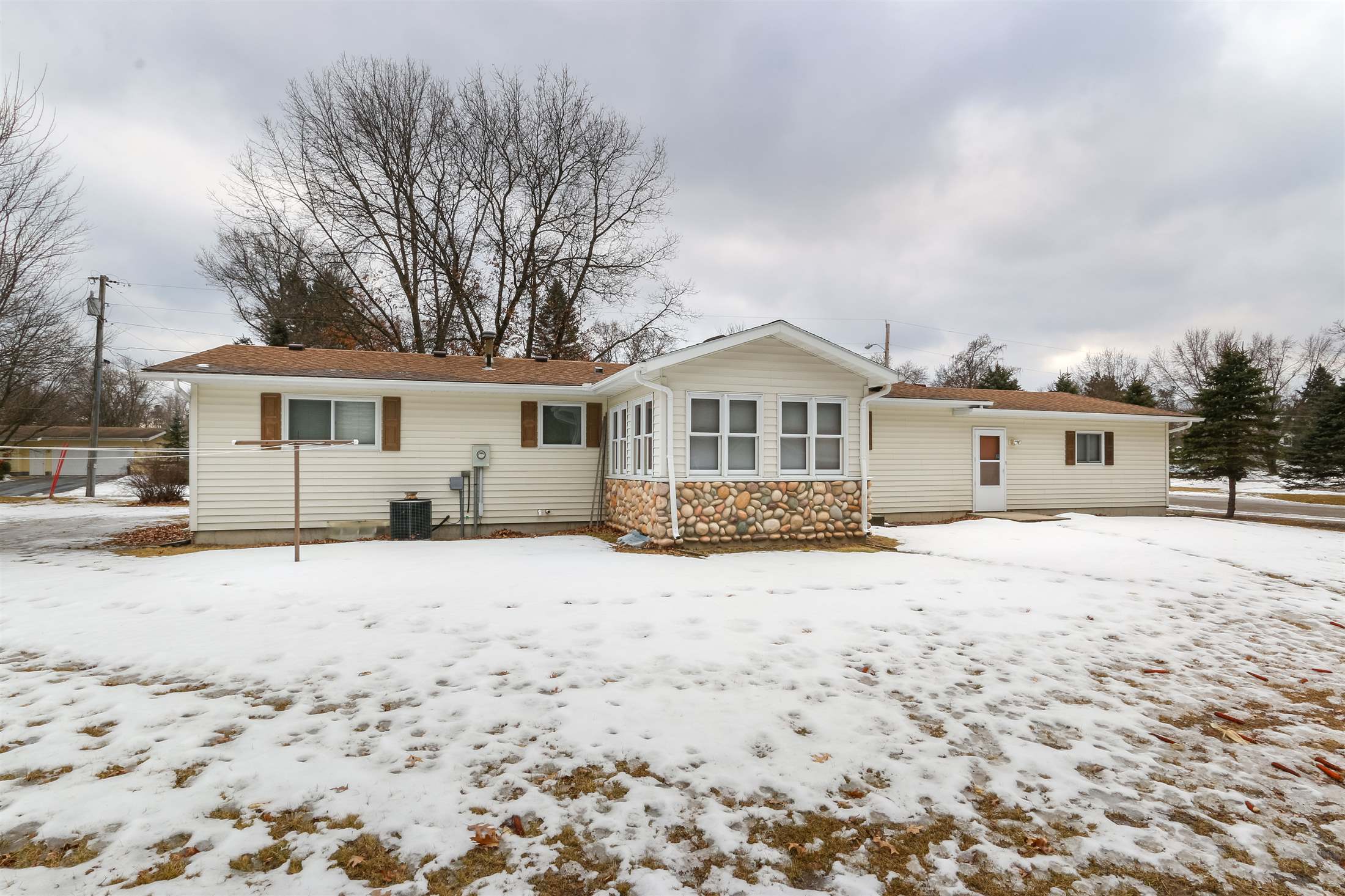 500 E Liberty Street, Adams, WI 53910