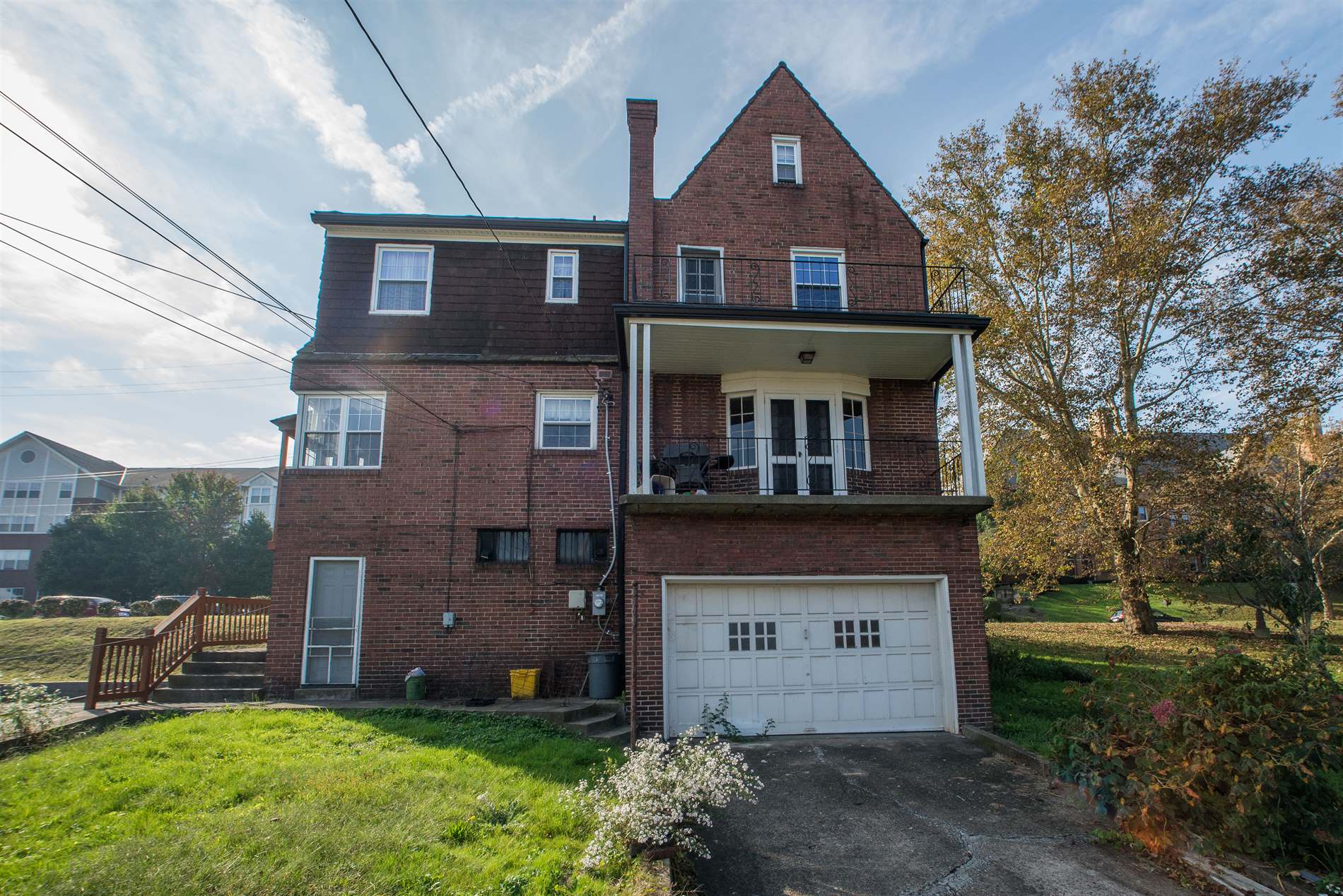 601 East 10th Ave, Munhall, PA 15120