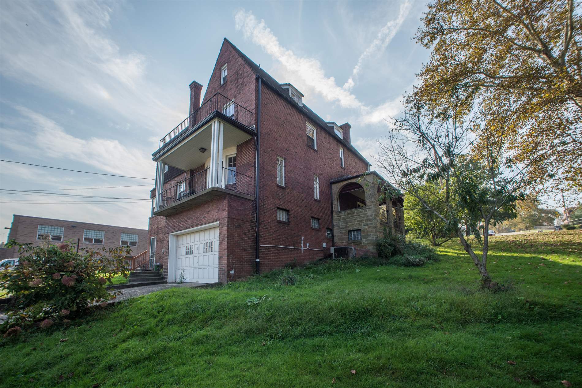 601 East 10th Ave, Munhall, PA 15120