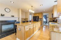 6014 Commonwealth Dr, Westerville, OH 43082