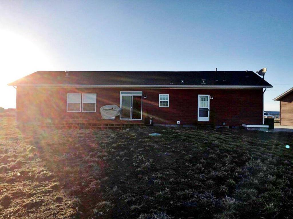 5734 Liberty Ln, Williston, ND 58801