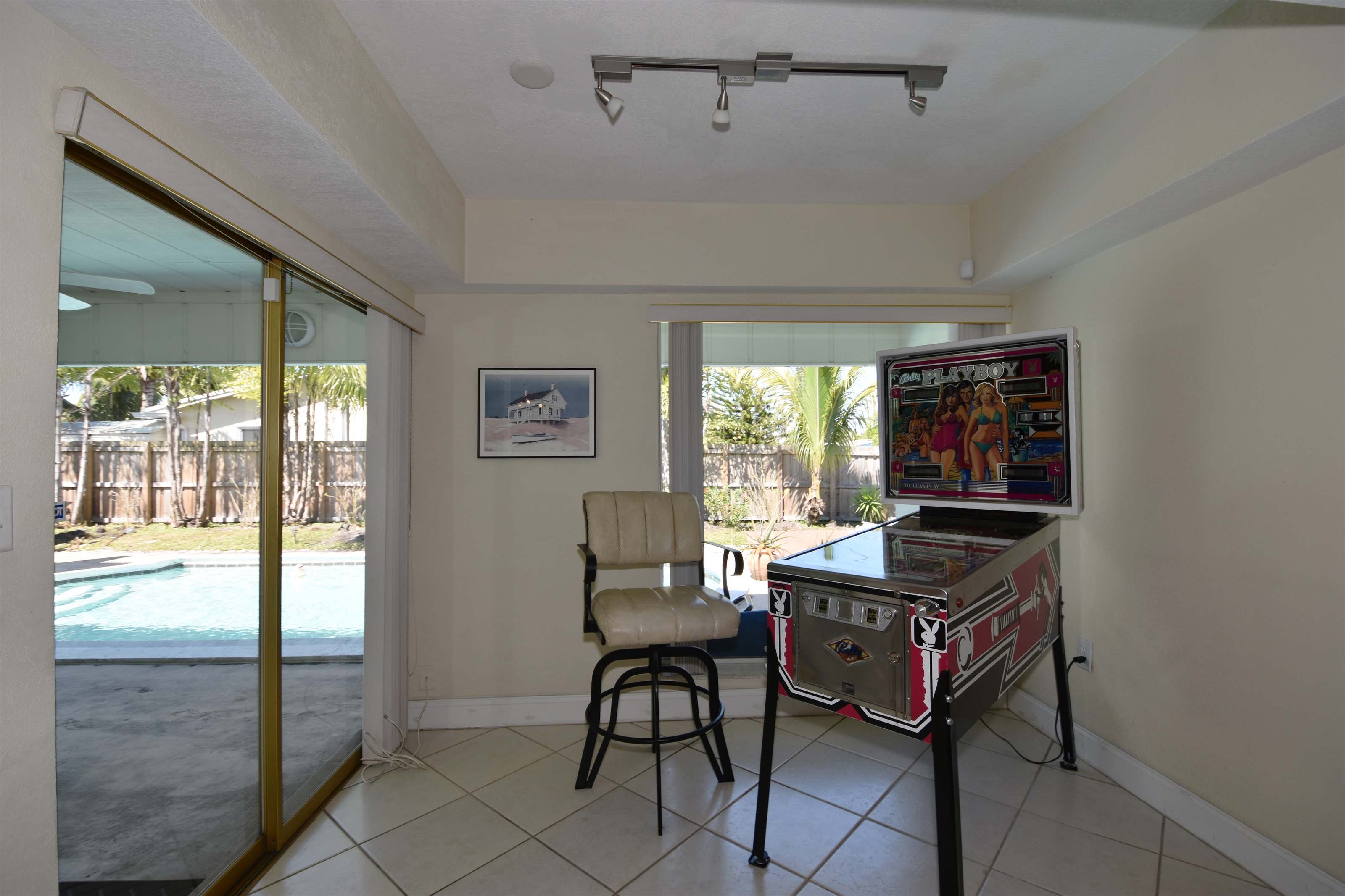 1807 NW 37th St, Oakland Park, FL 33309