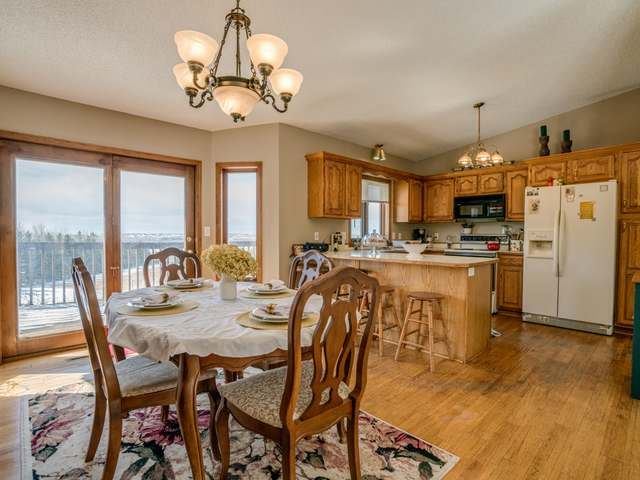 6660 Crested Butte Rd, Bismarck, ND 58503